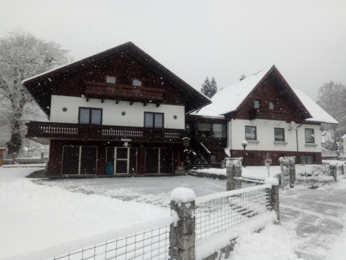 Haus Bergblick Fruehstueckspension Oberort ภายนอก รูปภาพ