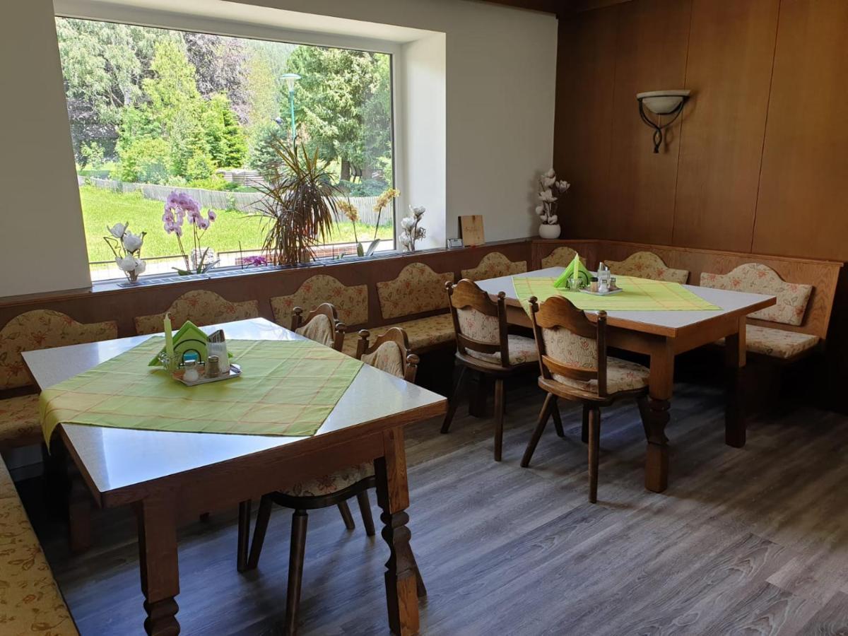 Haus Bergblick Fruehstueckspension Oberort ภายนอก รูปภาพ