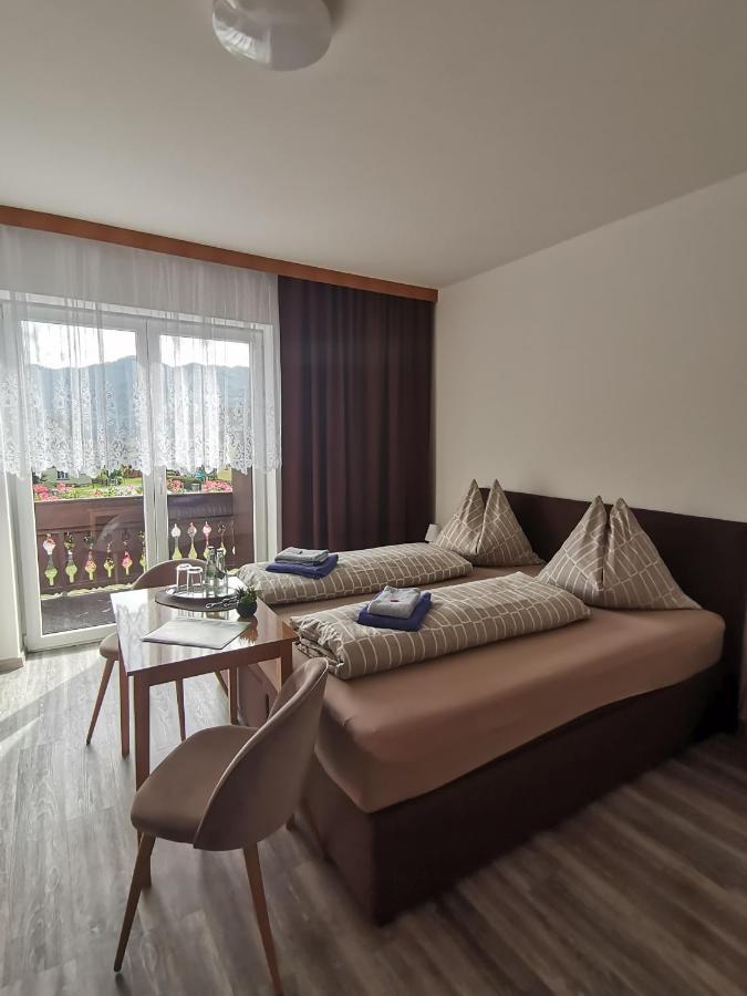 Haus Bergblick Fruehstueckspension Oberort ภายนอก รูปภาพ